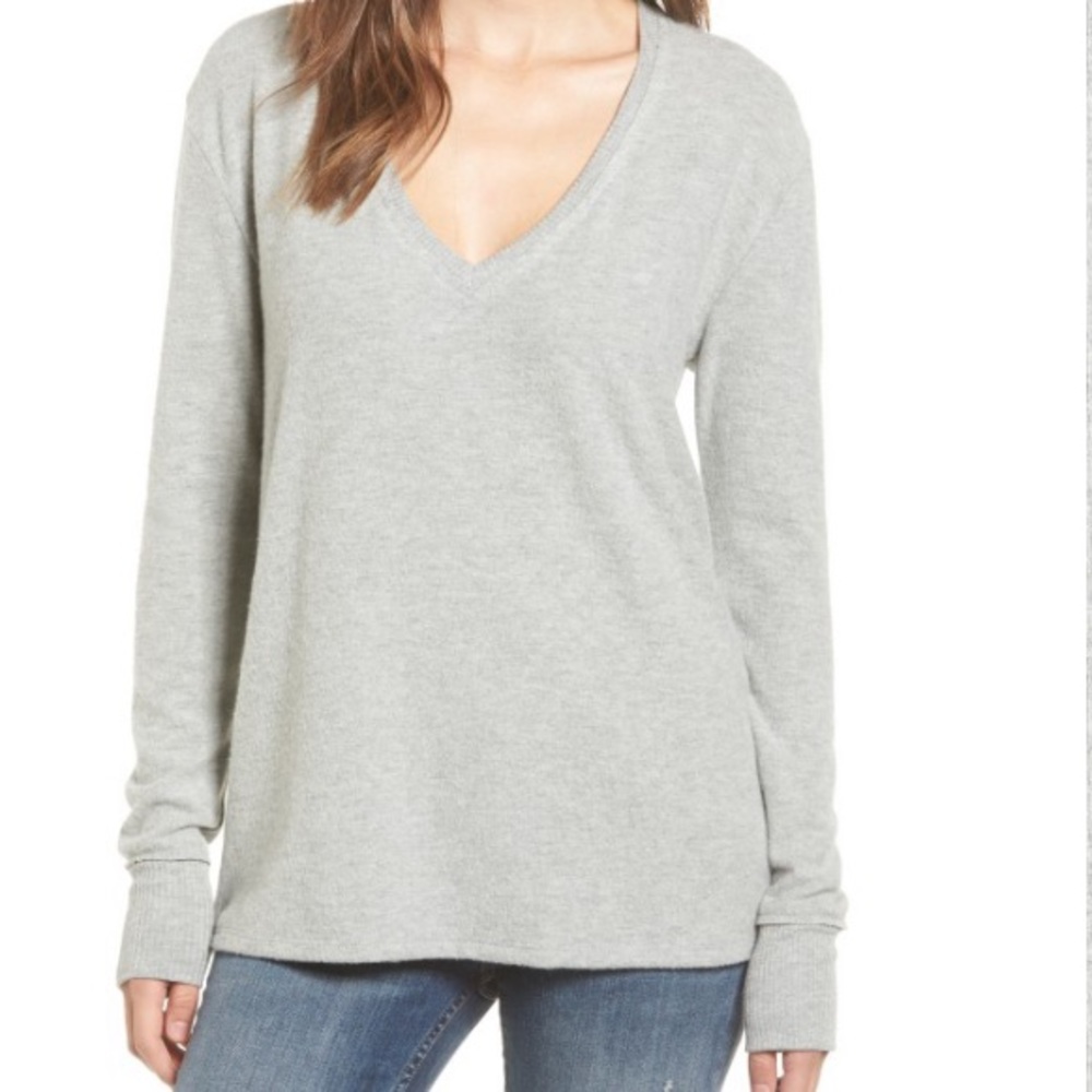 [bp] grey v-neck sweater